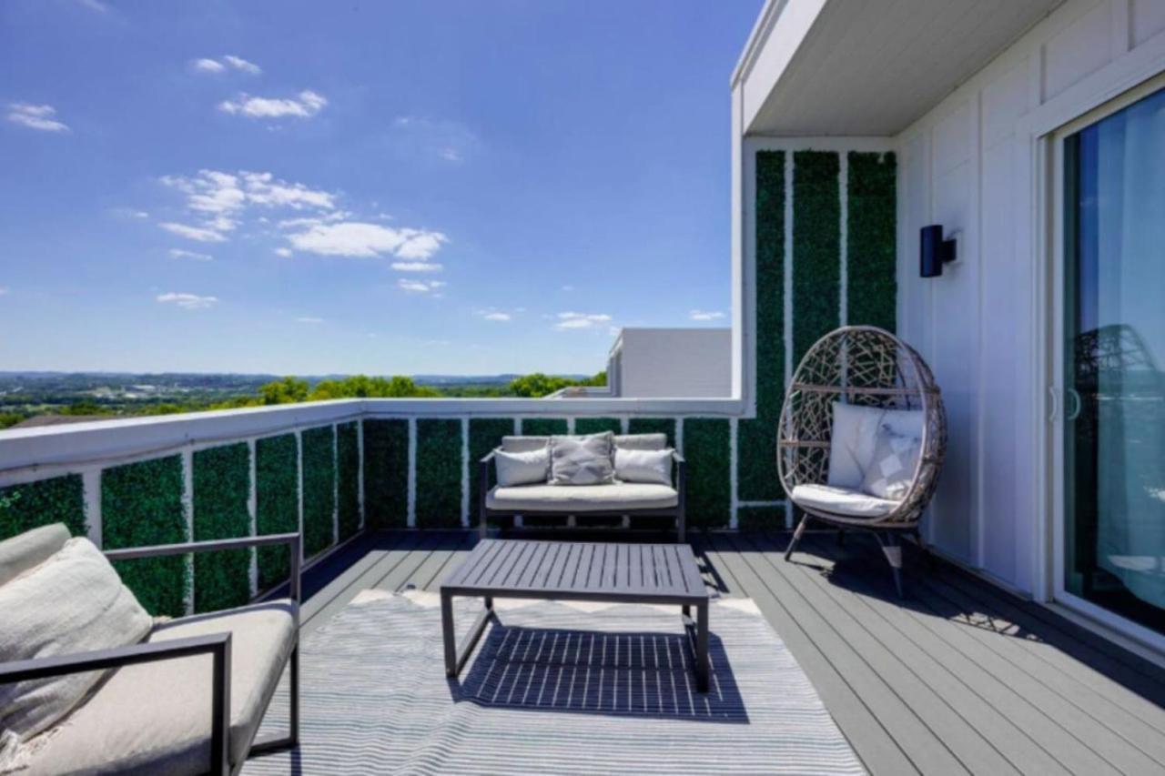 Luxury Four-Story Home, Rooftop Deck With Views, Pingpong! Sleeps 12! Нашвил Екстериор снимка